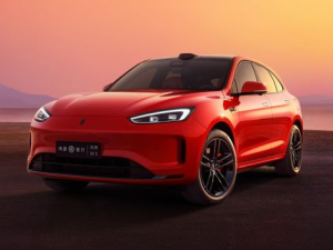 AITO M5 Джип/SUV 5 дв., Гибрид 04.2024 - н.в.