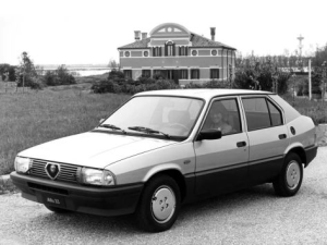 Alfa Romeo 33 (905) Лифтбек 05.1983 - 08.1986