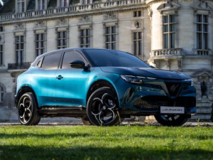 Alfa Romeo Junior Джип/SUV 5 дв., Гибрид 04.2024 -  н.в.