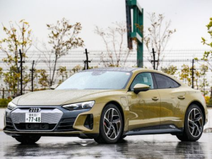 Audi e-tron GT Седан 10.2021 -  н.в.