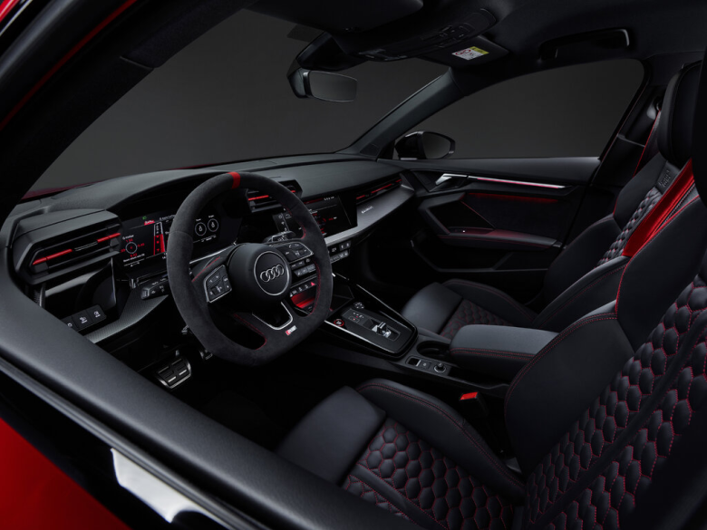 AUDI RS3 RS3 4 поколение Хэтчбек 5 дв., 8Y