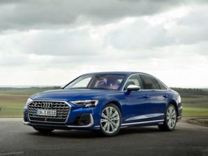 Audi S8 (D5) Седан, Гибрид 12.2021 -  н.в.