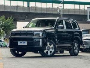BAIC BJ60 Thunder Джип/SUV 5 дв., Гибрид 08.2024 -  н.в.