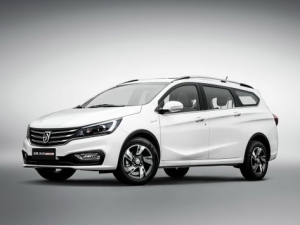 Baojun 310 Универсал 04.2017 - 11.2018