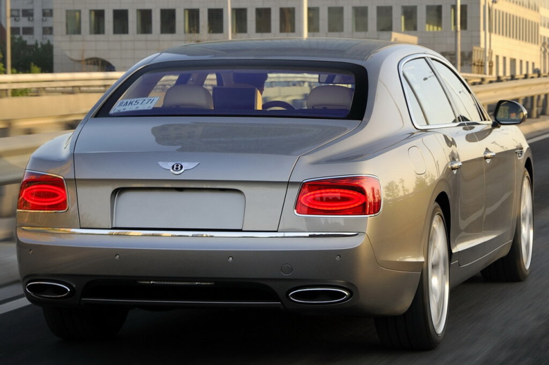 BENTLEY FLYING SPUR PLUG-IN HYBRID HY FLYING SPUR PLUG-IN HYBRID HY 2 поколение Седан, 4W1