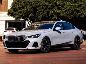BMW 5-Series (G60) Седан, Гибрид 05.2023 -  н.в.
