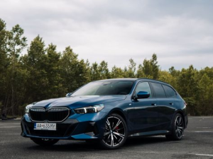 BMW 5-Series (G61) Универсал, Гибрид 02.2024 -  н.в.