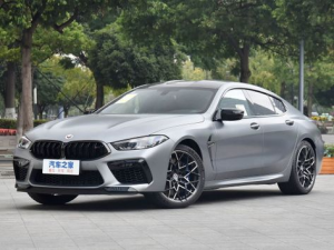 BMW M8 (F93) Седан 01.2022 -  н.в.