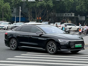 BYD e9 Седан 11.2022 -  н.в.