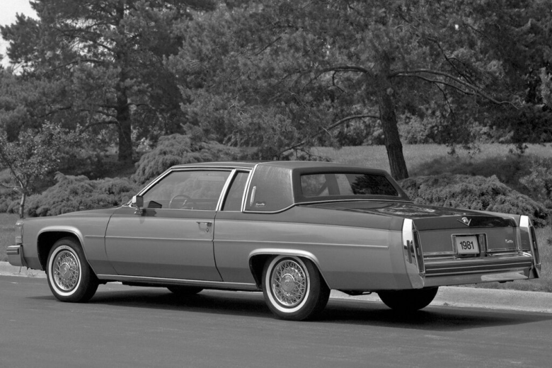 CADILLAC DEVILLE DEVILLE 7 поколение, рестайлинг Купе, D47