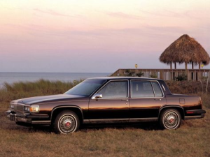 Cadillac Fleetwood Седан 04.1984 - 06.1988