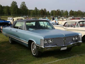 Chrysler Imperial Седан 10.1967 - 09.1968