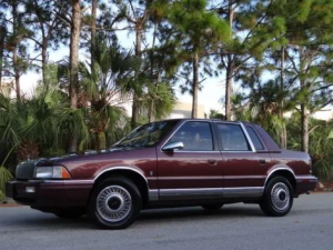 Chrysler Le Baron Седан 01.1990 - 01.1994