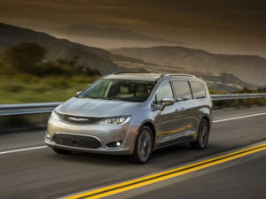Chrysler Pacifica Минивэн 01.2016 - 01.2020