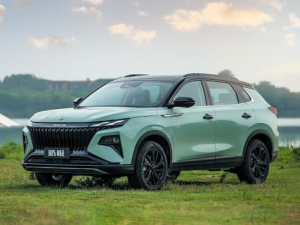 Dongfeng Aeolus Huge Джип/SUV 5 дв., Гибрид 04.2022 -  н.в.