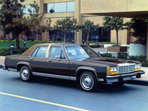 Ford LTD Crown Victoria Седан 10.1982 - 09.1991