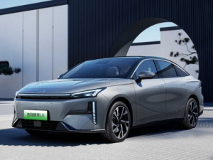 Geely Galaxy L6 Лифтбек, Гибрид 04.2023 -  н.в.