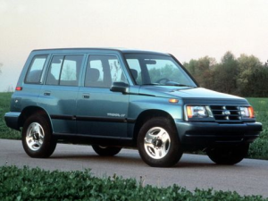 Geo Tracker Джип/SUV 5 дв. 04.1995 - 07.1997