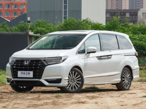Honda Elysion (RC) Минивэн, Гибрид 12.2021 - 08.2025