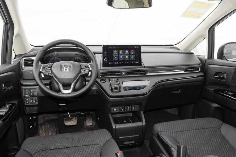 HONDA Elysion Elysion 2 поколение, 2-й рестайлинг Минивэн, Гибрид, 