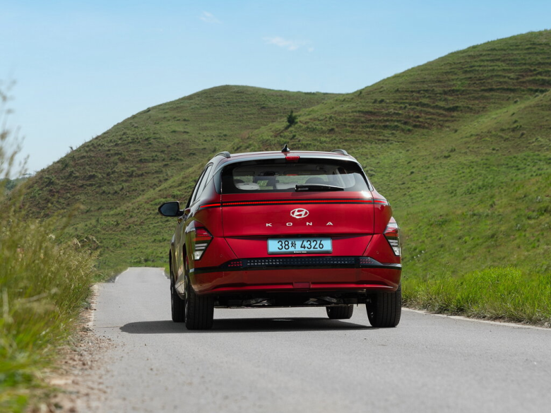 HYUNDAI Kona Kona 2 поколение Джип/SUV 5 дв., Гибрид, SX2