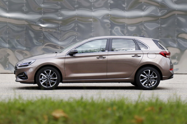 HYUNDAI i30 i30 3 поколение Хэтчбек 5 дв., 