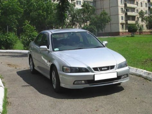 Isuzu Aska Седан 10.1997 - 12.2001
