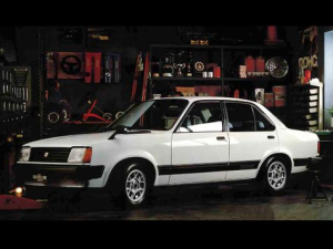 Isuzu Gemini (PF) Седан 10.1981 - 02.1987