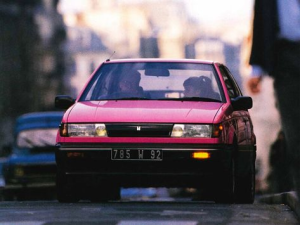 Isuzu Gemini (JT150) Седан 02.1987 - 02.1990