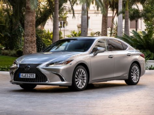 Lexus ES300h (XZ10) Седан, Гибрид 04.2018 - 08.2021