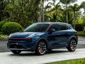 Lynk & Co 06 Джип/SUV 5 дв., Гибрид 09.2020 - 08.2024