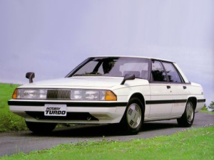 Mazda Luce (HB) Седан 10.1981 - 09.1983