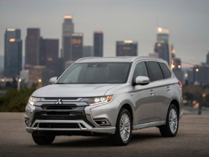 Mitsubishi Outlander (GF0W, GG0W) Джип/SUV 5 дв., Гибрид 01.2018 - 10.2022