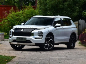 Mitsubishi Outlander (GN0W) Джип/SUV 5 дв., Гибрид 11.2022 - 03.2023