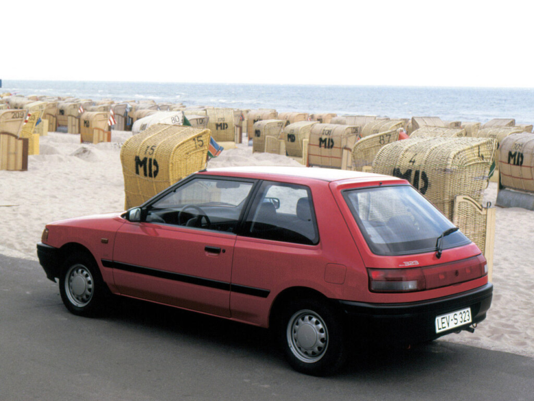 MAZDA   4 поколение Хэтчбек 3 дв., BG