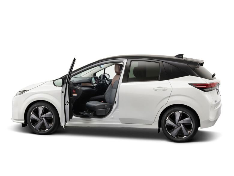 NISSAN Aura Aura 1 поколение Хэтчбек 5 дв., Гибрид, FE13, FSNE13