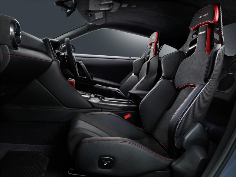 NISSAN GT-R GT-R 1 поколение, 4-й рестайлинг Купе, R35