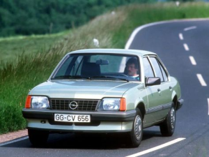 Opel Ascona (C2) Седан 10.1984 - 07.1986