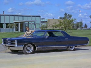 Pontiac Bonneville Седан 09.1965 - 09.1966