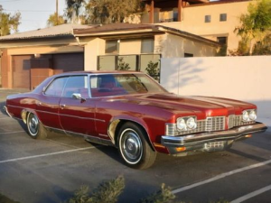 Pontiac Bonneville Седан 09.1972 - 09.1973