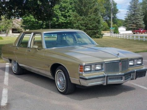 Pontiac Bonneville Седан 09.1980 - 09.1981