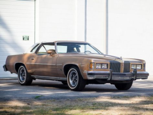 Pontiac Grand Prix Купе 09.1975 - 10.1977