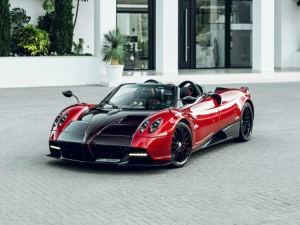 Pagani Huayra Открытый кузов 03.2017 -  н.в.