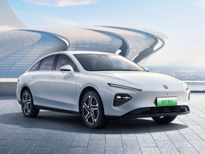 Roewe D7 Седан, Гибрид 08.2023 -  н.в.