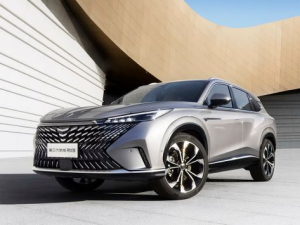 Roewe RX5 Джип/SUV 5 дв., Гибрид 03.2022 -  н.в.