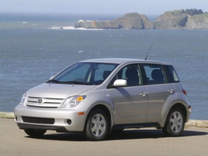 Scion xA Хэтчбек 5 дв. 01.2004 - 01.2005