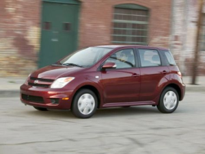 Scion xA Хэтчбек 5 дв. 01.2005 - 12.2006