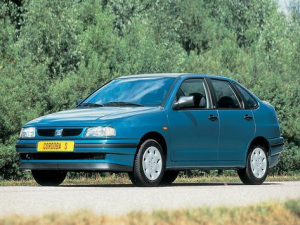 SEAT Cordoba Седан 01.1993 - 08.1996