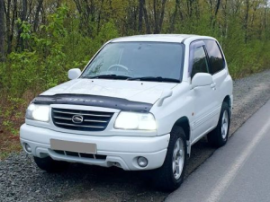 Suzuki Escudo Джип/SUV 3 дв. 04.2000 - 10.2002