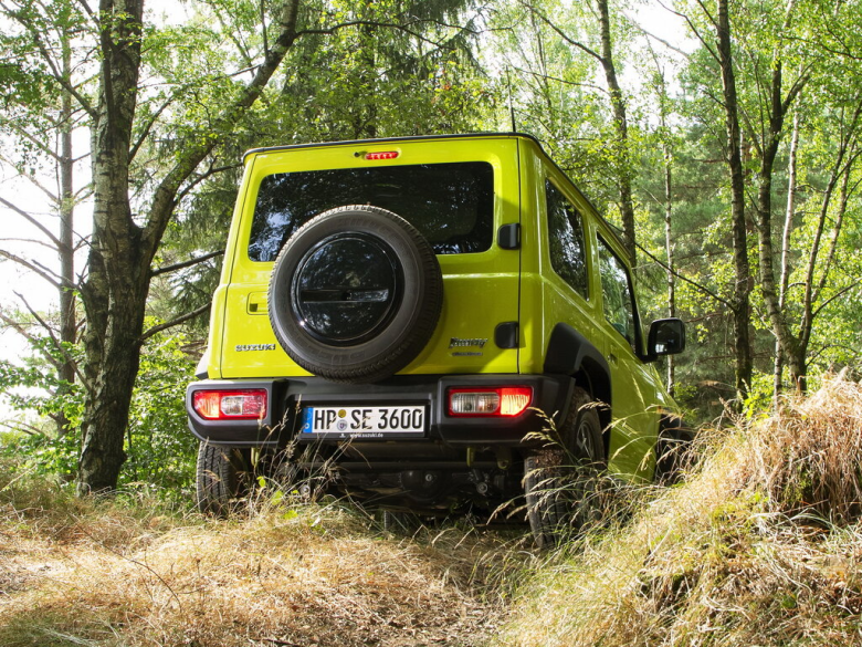 SUZUKI Jimny Jimny 4 поколение Джип/SUV 3 дв., 